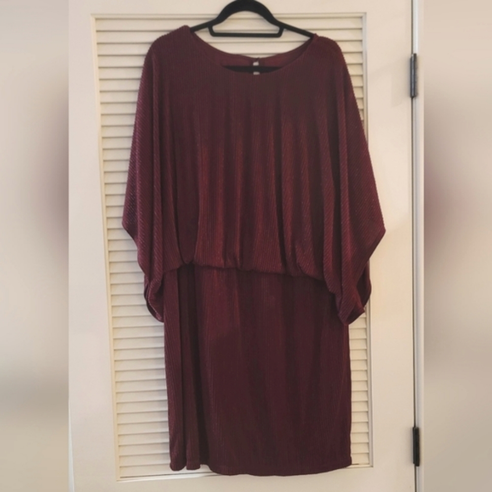 Jessica Howard - (Plus-Size) Burgundy Stretch Metallic 3/4 Sleeve Dress